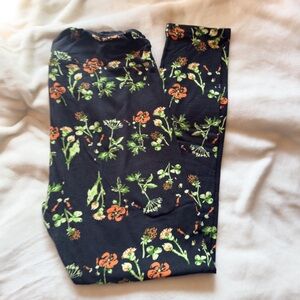 LuLaRoe Tall & Curvy Leggings Black w/ Green Orange Flowers
